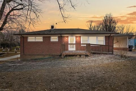 210 Sharon Avenue Asheboro NC 27203