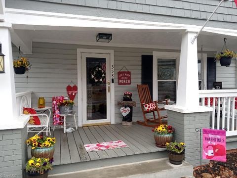 A home in Mount Airy