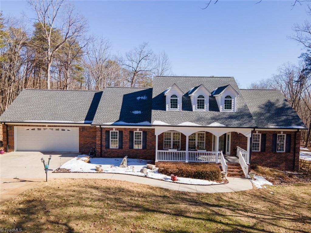 Photo of 2668 Mountain Oak View Drive, Asheboro, NC 27205 (MLS # 1209196)