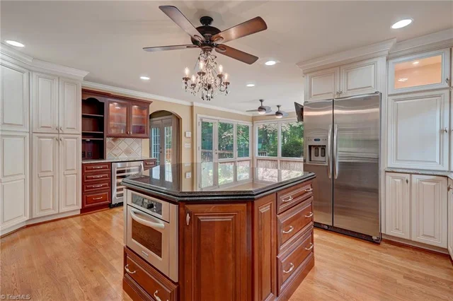 1702 Fox Hollow Road, photo 4 of 41