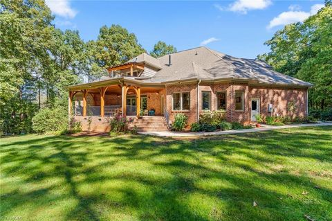 A home in Pfafftown