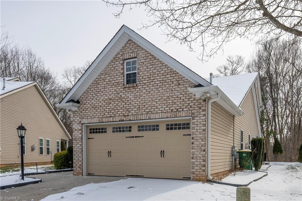 7036 Woodside Forest Circle