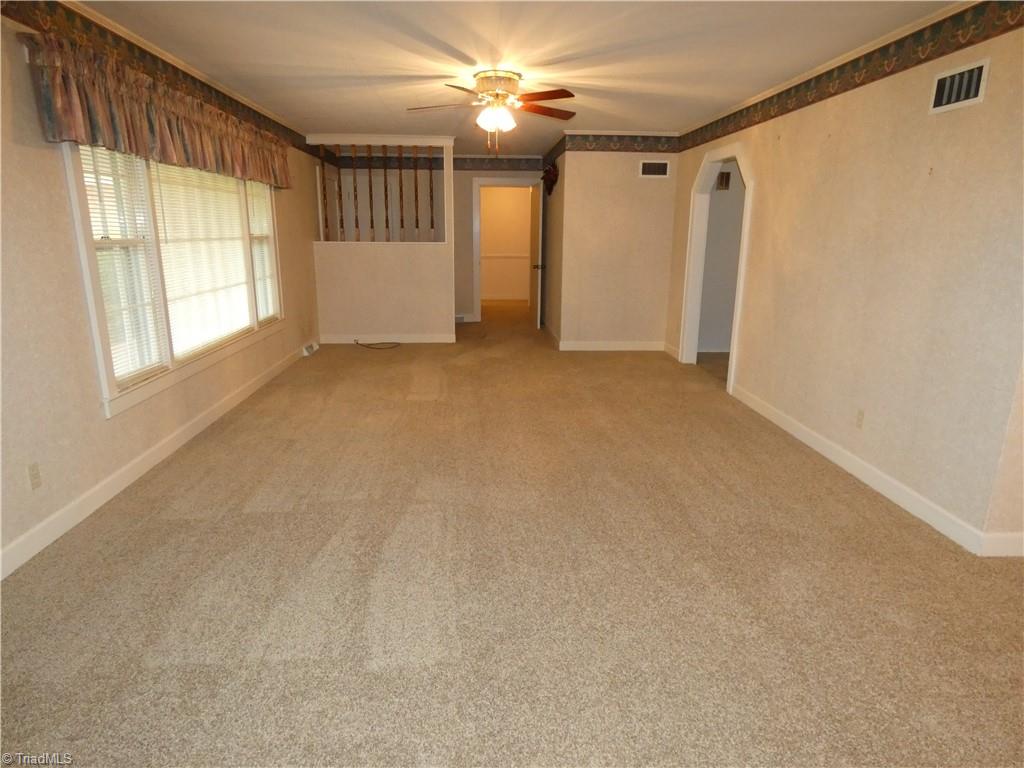 300 E Lee Avenue, Yadkinville, North Carolina image 13