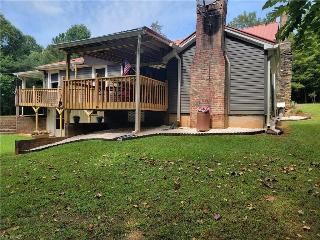 Photo of 179178 Stone Country Lane, Asheboro, NC 27203 (MLS # 1207828)