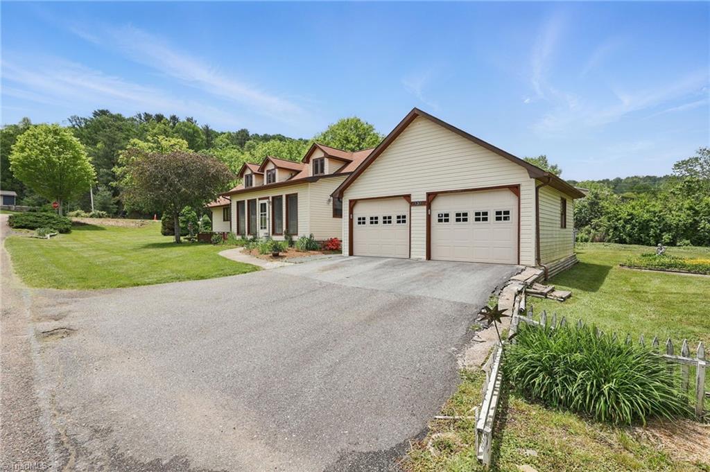 137 Clint Lewis Road, Boone, North Carolina image 2