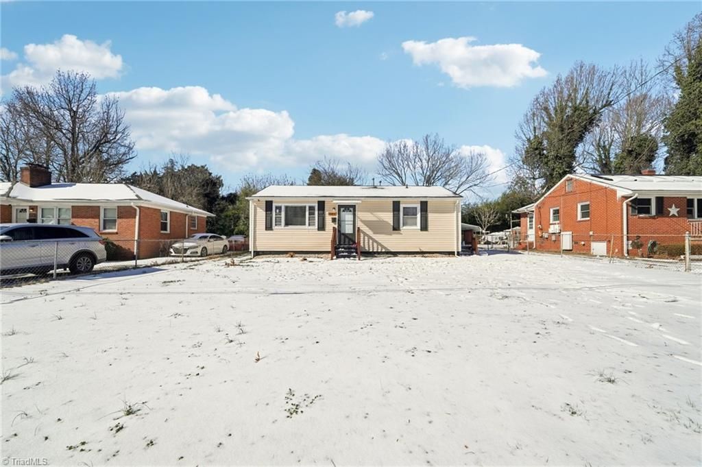 Photo of 922 Llano Place, Greensboro, NC 27401 (MLS # 1207784)