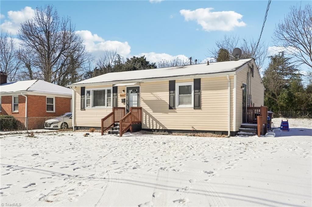 Photo of 922 Llano Place, Greensboro, NC 27401 (MLS # 1207784)