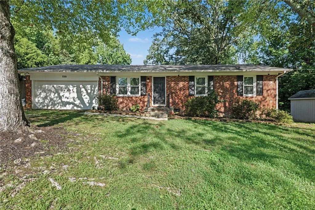 2205 Cardinal Drive, Jamestown, NC, 27282