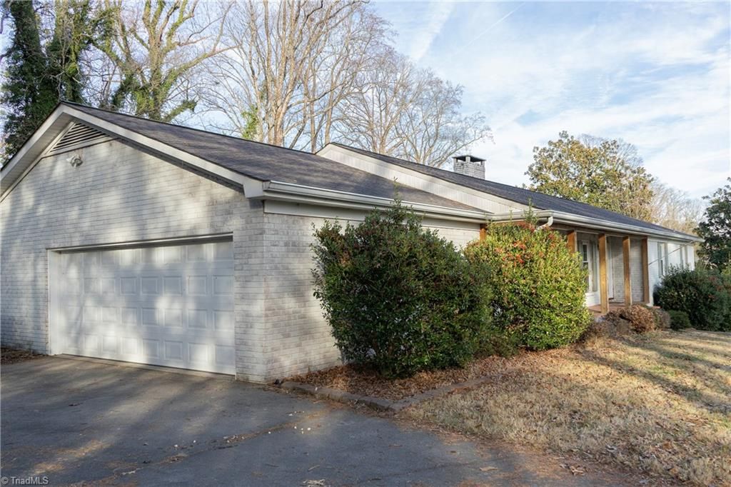 Photo of 201 Partridge Lane, Lexington, NC 27292 (MLS # 1207440)
