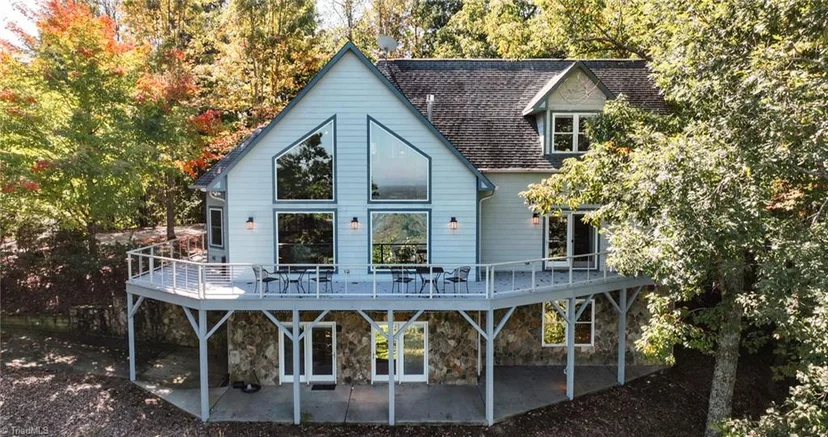 414 Morning Mist Drive, photo 1 of 45
