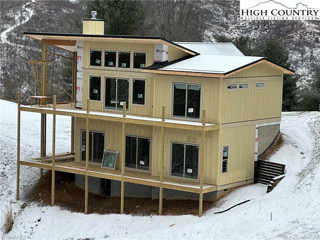 Photo of 19 Cozy Cabins Circle, Piney Creek, NC 28663 (MLS # 1204973)