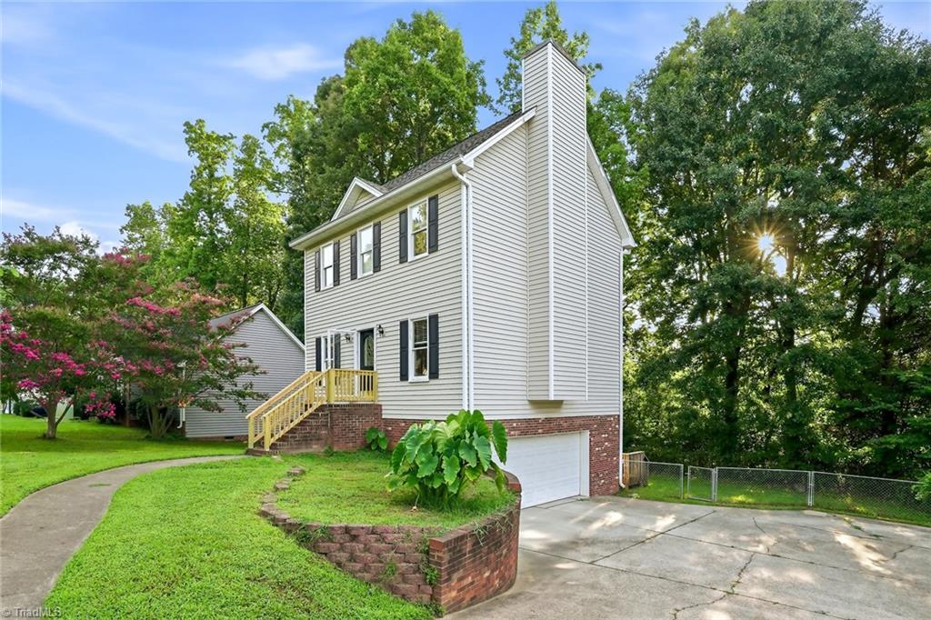Photo of 205 Lorraine Drive, Winston-Salem, NC 27107 (MLS # 1235932)