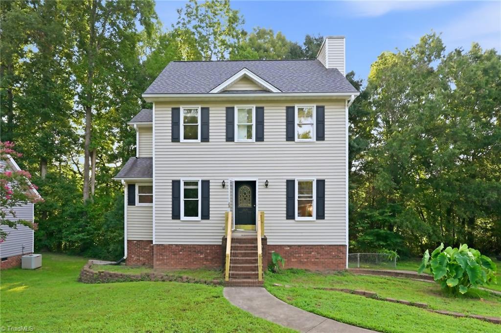 Photo of 205 Lorraine Drive, Winston-Salem, NC 27107 (MLS # 1235932)
