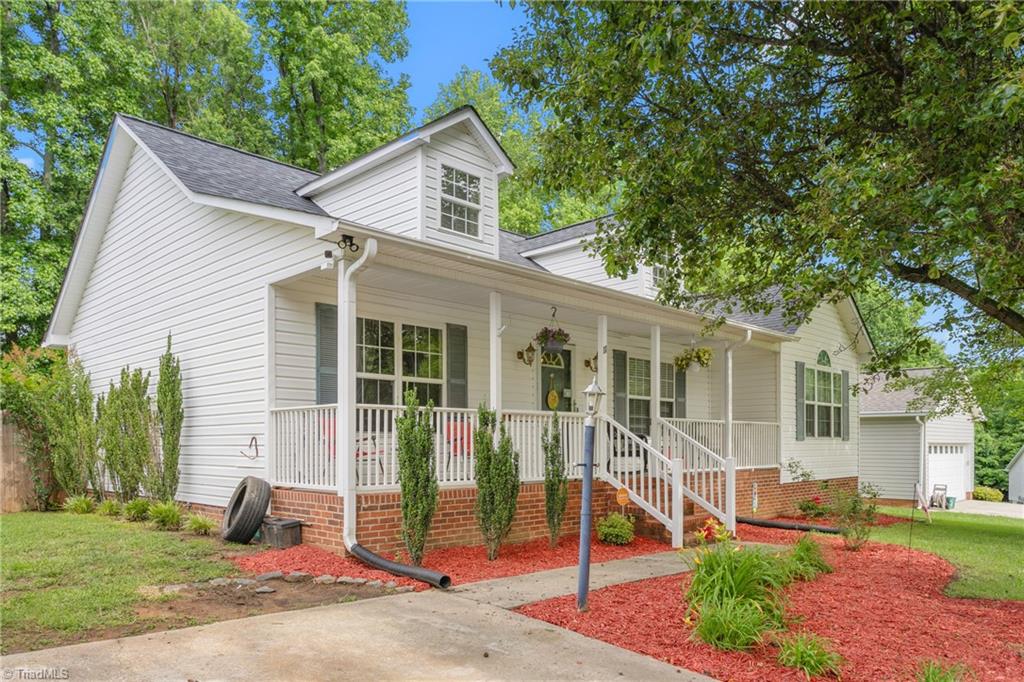 11 Cedar Branch Drive, Thomasville, North Carolina image 1