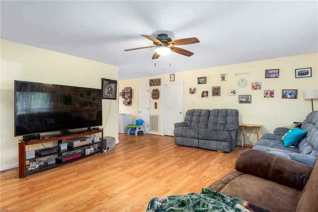 11 Cedar Branch Drive, Thomasville, North Carolina image 6