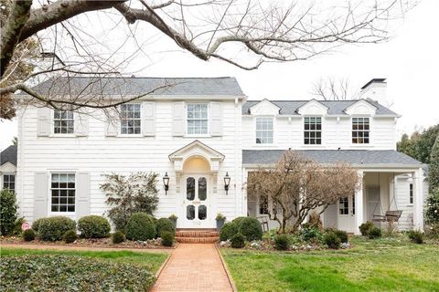 702 Woodland Drive Greensboro NC 27408