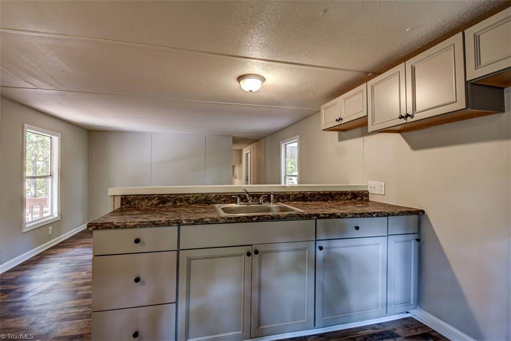 Photo 10 of 35 of 148 Bluff Run mobile home