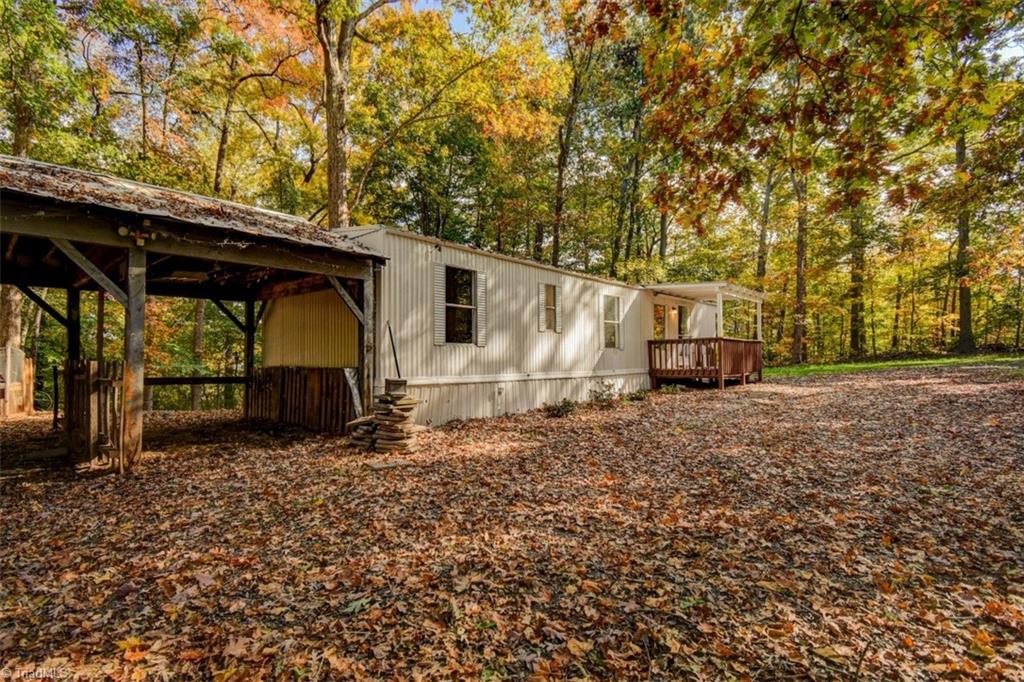 Photo 32 of 35 of 148 Bluff Run mobile home