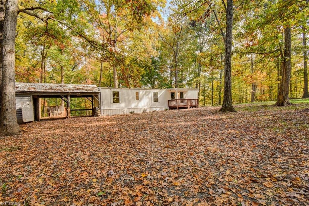 Photo 33 of 35 of 148 Bluff Run mobile home