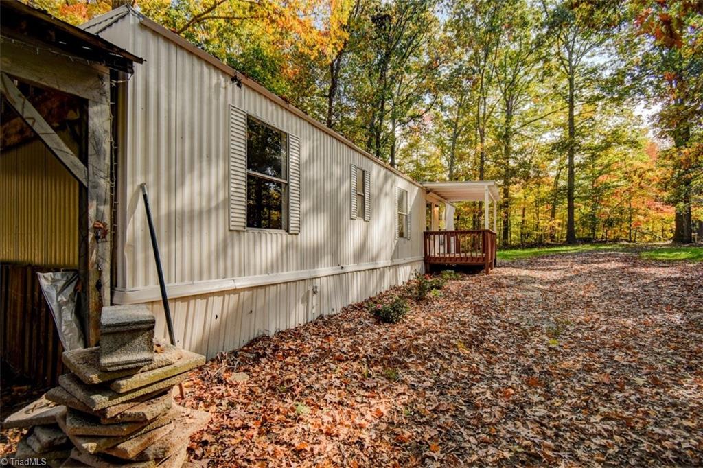 Photo 30 of 35 of 148 Bluff Run mobile home