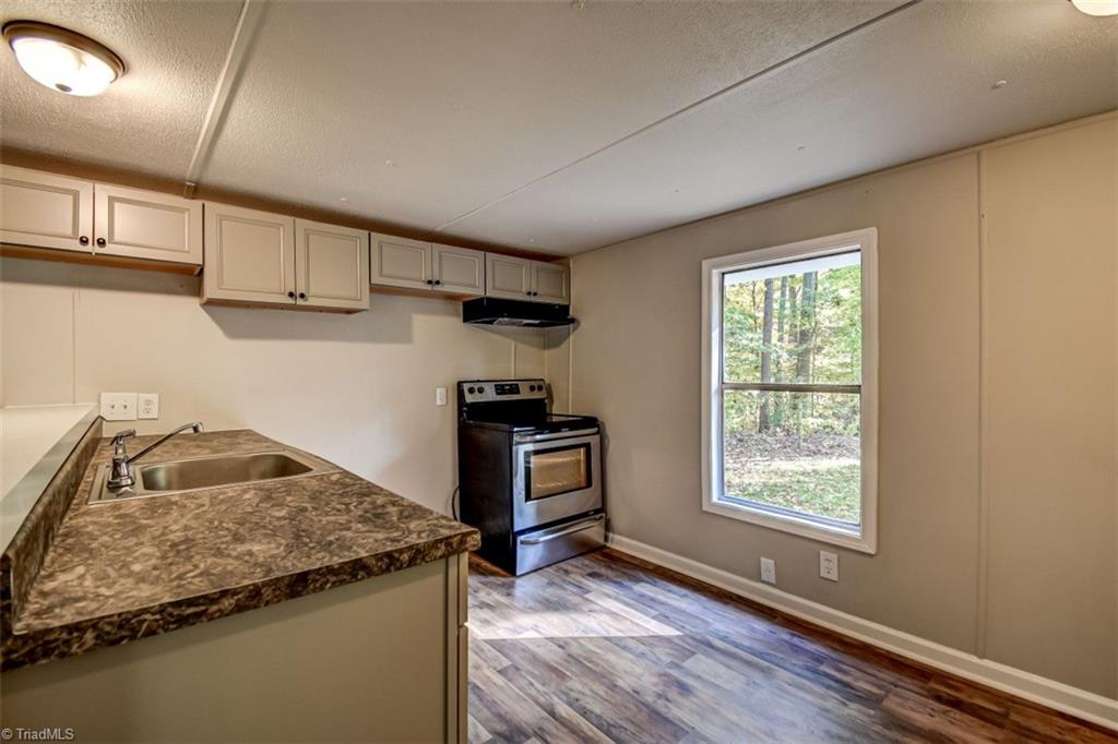 Photo 12 of 35 of 148 Bluff Run mobile home