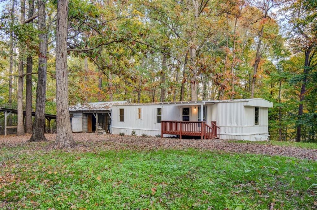 Photo 1 of 35 of 148 Bluff Run mobile home