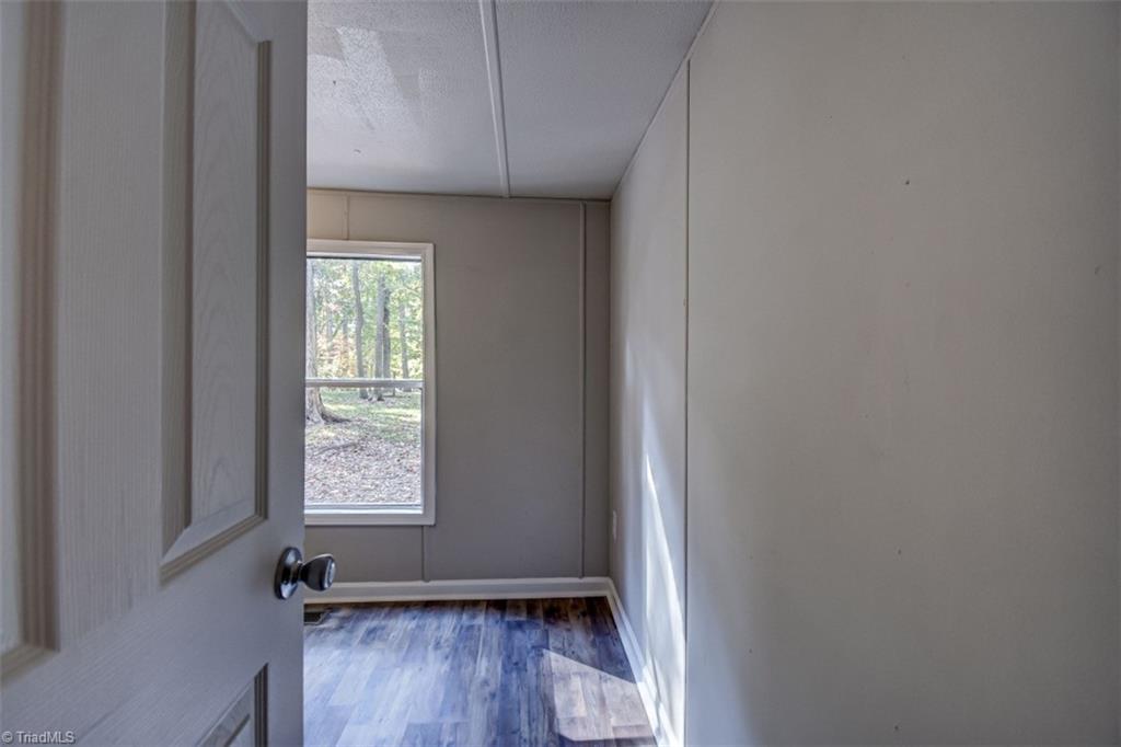 Photo 18 of 35 of 148 Bluff Run mobile home