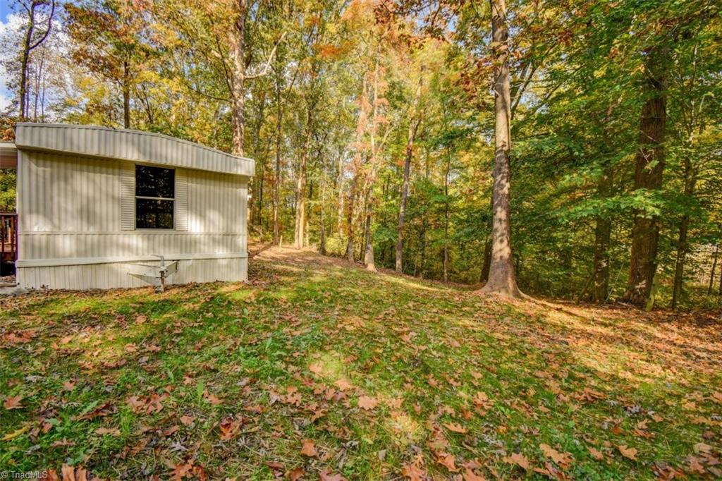 Photo 21 of 35 of 148 Bluff Run mobile home