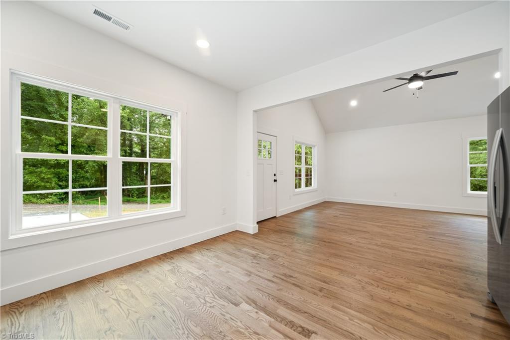 Yadkinville, North Carolina 27055, United States, 3 Bedrooms Bedrooms, ,2 BathroomsBathrooms,Residential,Active,173011