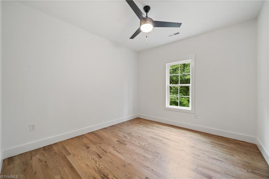 Yadkinville, North Carolina 27055, United States, 3 Bedrooms Bedrooms, ,2 BathroomsBathrooms,Residential,Active,173011