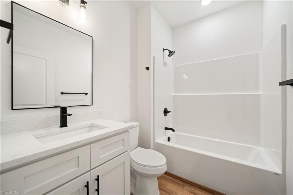 Yadkinville, North Carolina 27055, United States, 3 Bedrooms Bedrooms, ,2 BathroomsBathrooms,Residential,Active,173011