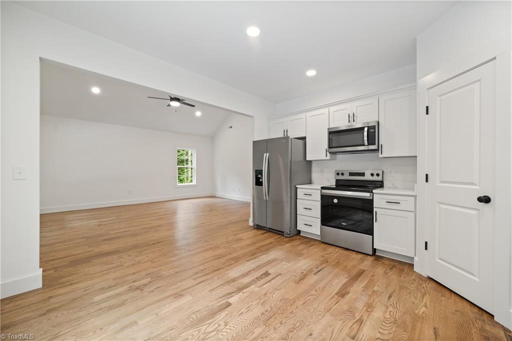 Yadkinville, North Carolina 27055, United States, 3 Bedrooms Bedrooms, ,2 BathroomsBathrooms,Residential,Active,173011