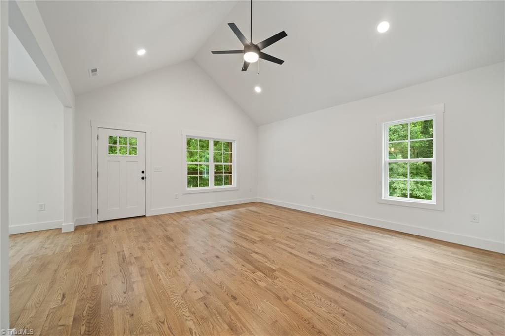 Yadkinville, North Carolina 27055, United States, 3 Bedrooms Bedrooms, ,2 BathroomsBathrooms,Residential,Active,173011