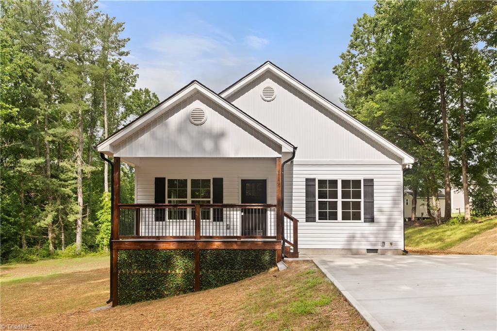 Yadkinville, North Carolina 27055, United States, 3 Bedrooms Bedrooms, ,2 BathroomsBathrooms,Residential,Active,173011