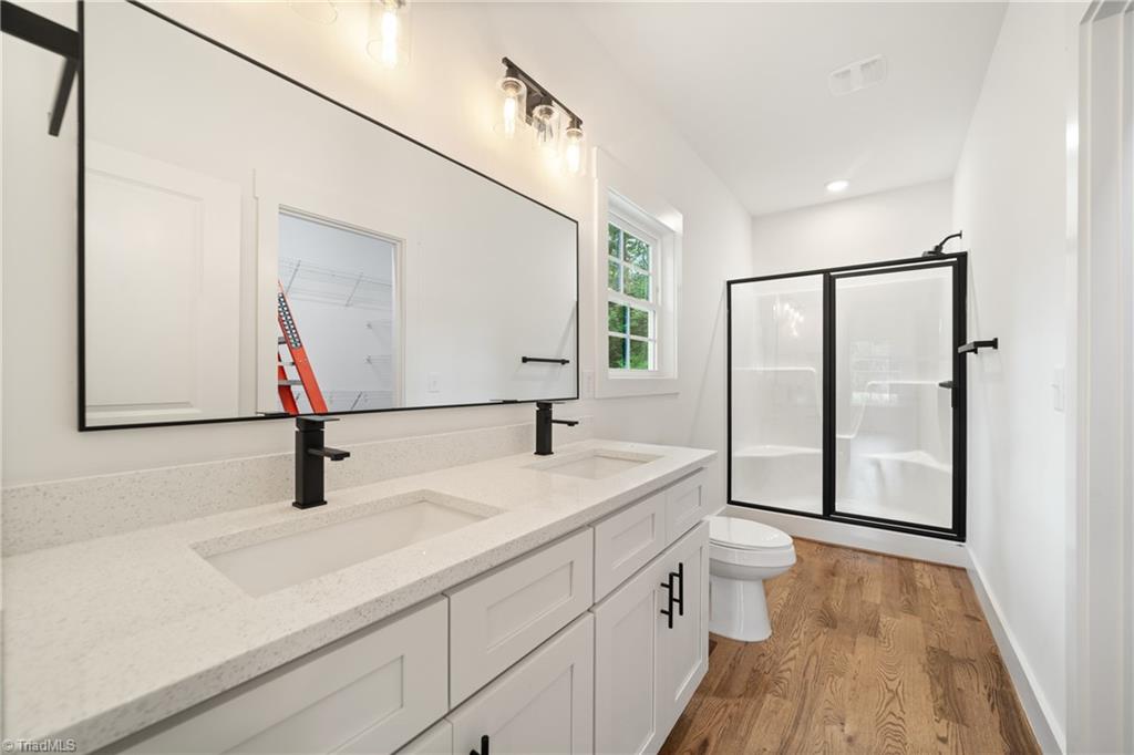 Yadkinville, North Carolina 27055, United States, 3 Bedrooms Bedrooms, ,2 BathroomsBathrooms,Residential,Active,173011