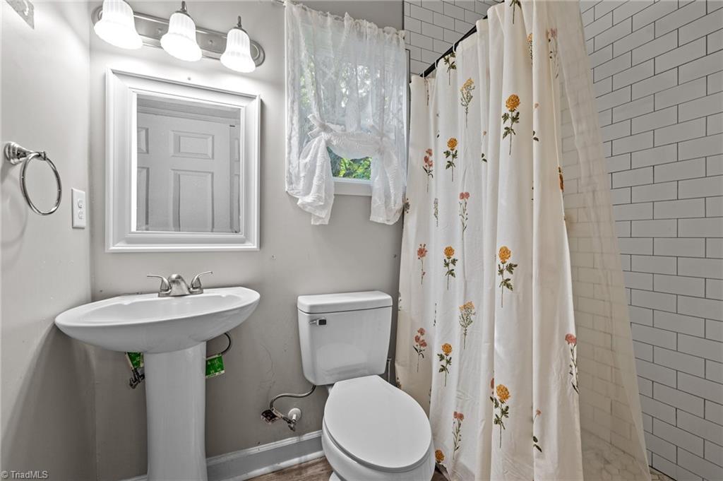 1005 Hern Avenue, Greensboro, North Carolina image 16