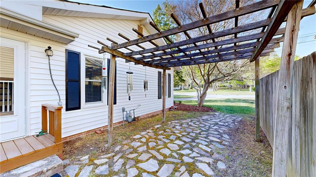 905 Old Winston Road, High Point, North Carolina image 4