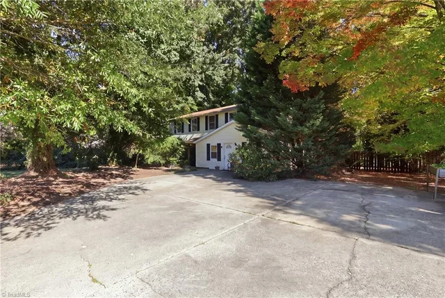 5708 Lake Brandt Road, photo 2 of 49