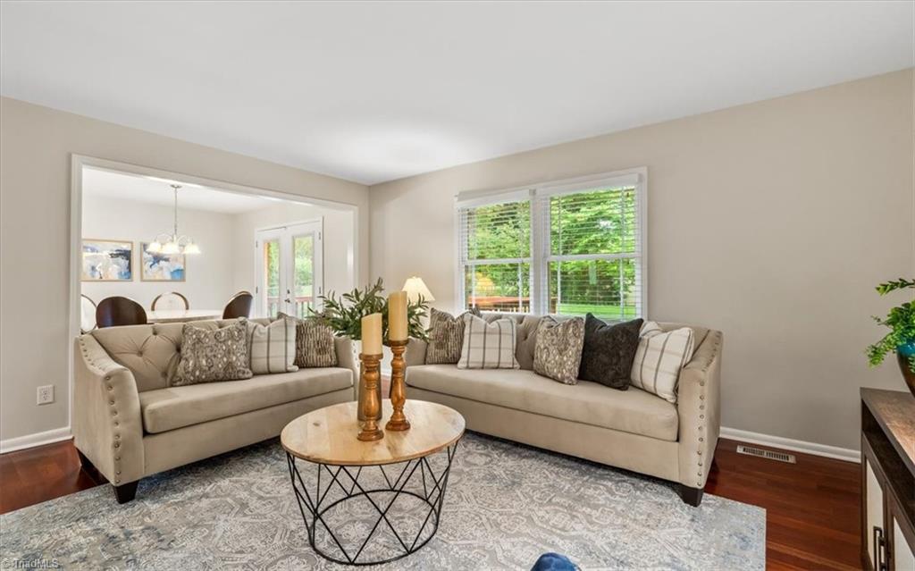 2 Great Castle Court