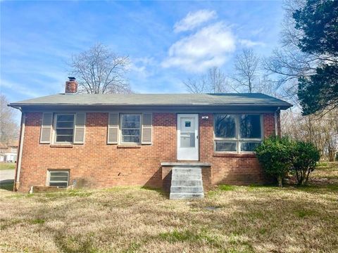 Homes For Rent - 2219 Gate City Boulevard<br/> Greensboro, NC 27401