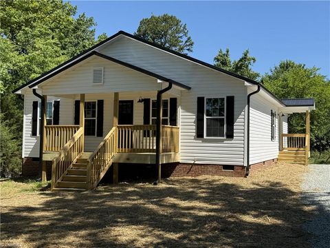 Homes For Sale - 219 Tower Road<br/> Thomasville, NC 27360