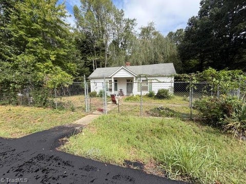 Homes For Sale - 193 Nance Street<br/> Eden, NC 27288
