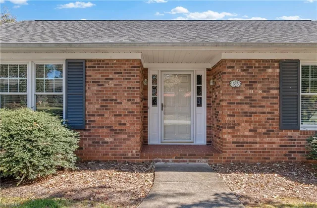 525 Drumheller Road, photo 4 of 43