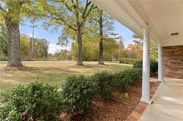 3323 Rockford Road, photo 3 of 50
