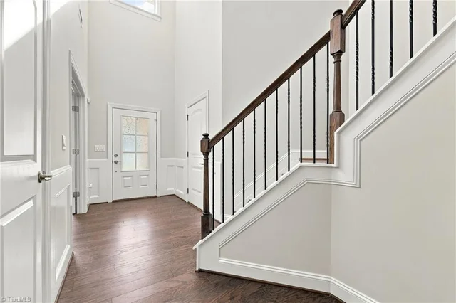 7909 Hopkins Farm Drive, photo 5 of 50