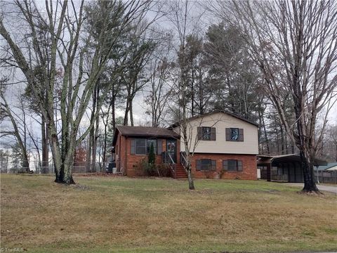 A home in Mount Airy