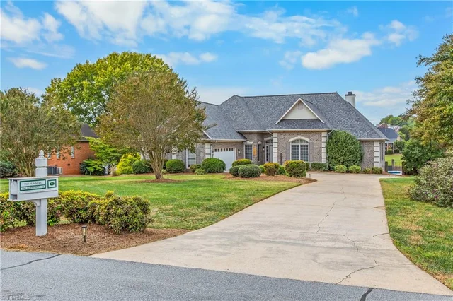 3785 Saddle Brook Drive, photo 4 of 50