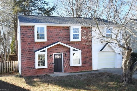 A home in Clemmons