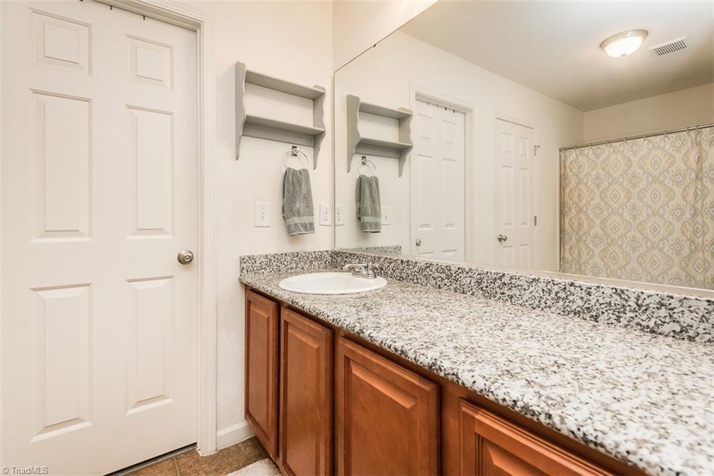 304 Walnut Crossing Drive, Whitsett, North Carolina image 20