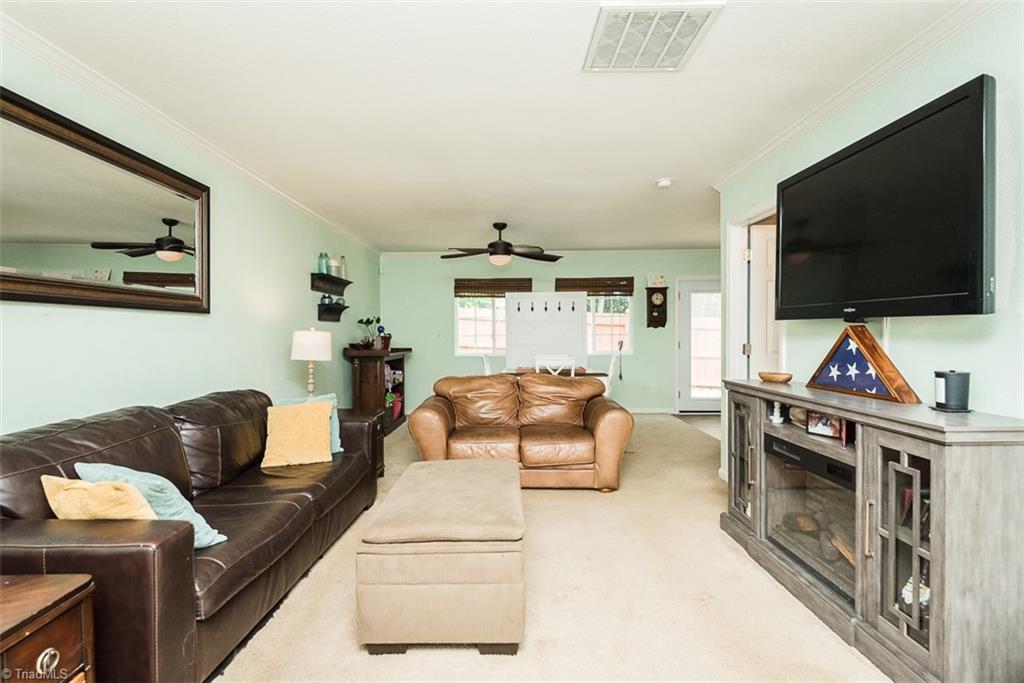304 Walnut Crossing Drive, Whitsett, North Carolina image 6